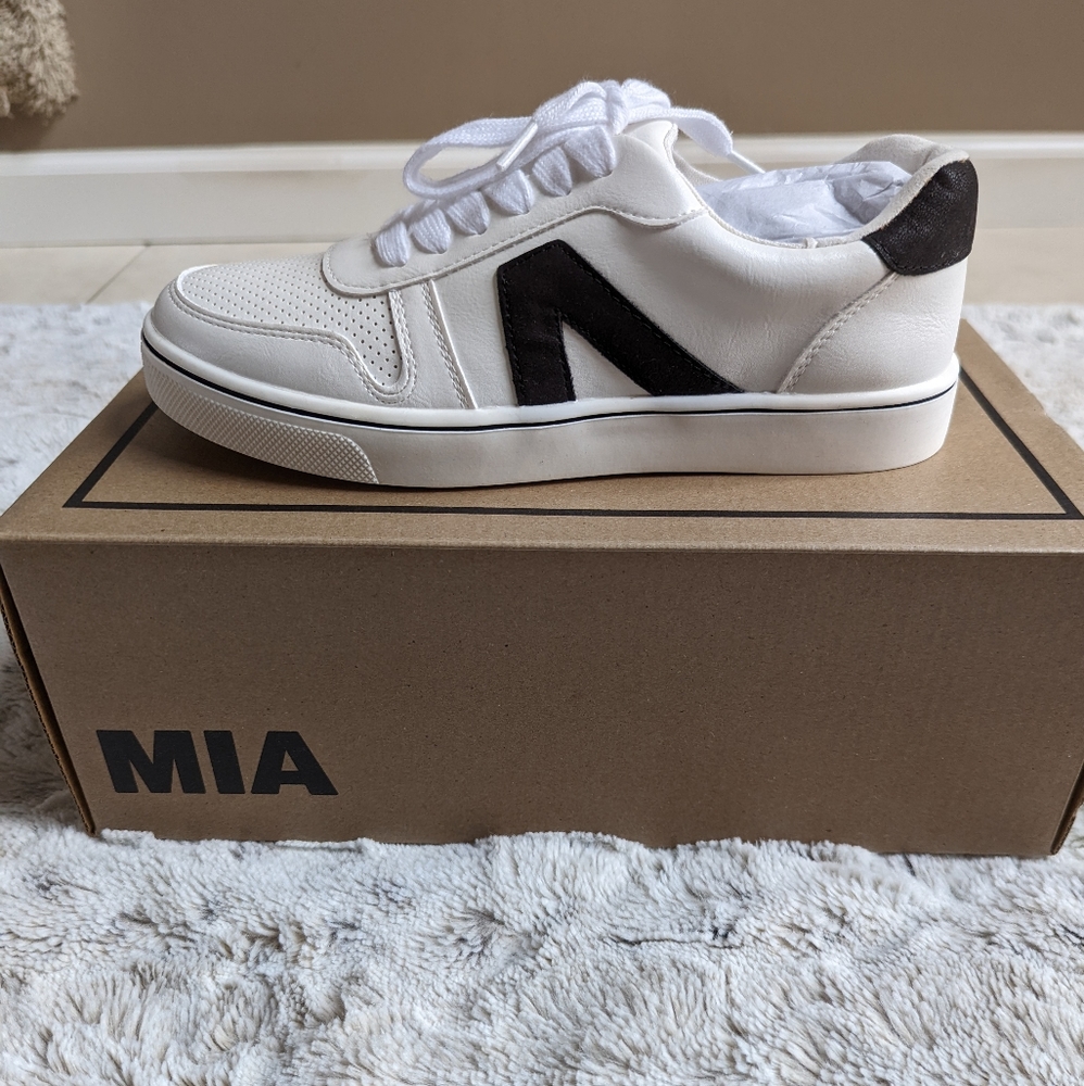MIA Mandey White Sneaker